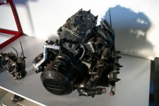 RD500Motor03.jpg