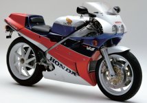 Honda RC30  5.jpg