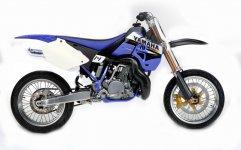 kawasakiyamaha motard.jpg