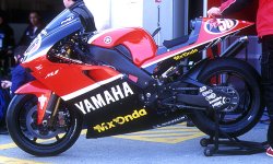 yamaha_yzrm1_2003_05.jpg