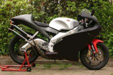 aprilia2.jpg