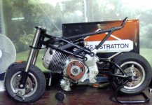 Motor monterad med undre fäste1förminskad.JPG