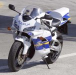 cbr1000rr_pol_1.jpg