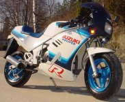 Suzuki R snett framifrån_rezize3..jpg