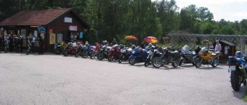 parkering vid kiosken.jpg