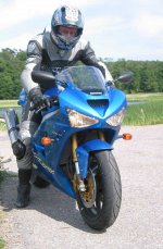 mattias poserar med zx6r.jpg
