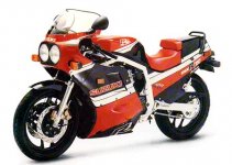1986_GSX-R750red.jpg