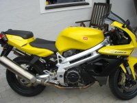 Aprilia SL Falco.jpg