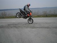 min stoppie 1.jpg