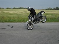 Willew_motard_stoppie.jpg