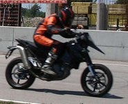 2007_KTM_690_SM_002r.jpg