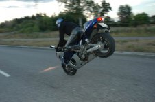 stoppie.jpg