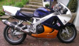 CBR900RR_V.1.5_1.JPG