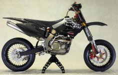 wrm 450 sm lato dx.jpg