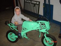 Lucas på minin.jpg