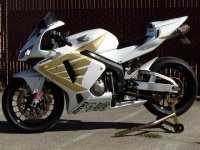 cbr2.jpg