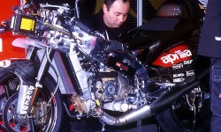 aprilia250_03.jpg