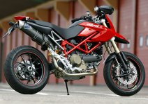 ducatihypermotard-8852-034-f.jpg