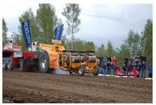 tractor pulling_02.JPG