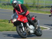 röd bmw 800 i rosa (Medium).JPG