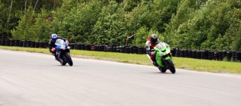 064gixxervsninja.jpg