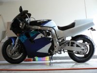 gsx-r_1100.jpg