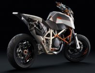 Stunt690_2.jpg