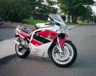 resize of suzuki-gsxr750-88-bikepics-052172.jpg