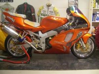 zx7-r.JPG