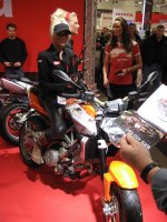 Brudar hos Aprilia.jpg