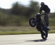 kh sadelwheelie.jpg