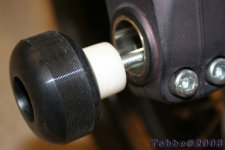 KTM 690SM_puckar-fram_02.jpg