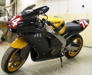 zx6r_striped_leftfront.jpg