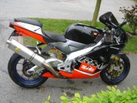 Aprilia RSV MILLE R  Troy Corser 24 2.jpg