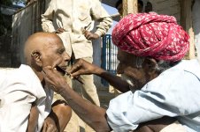 800px-Close_Shave_Rajasthan.jpg