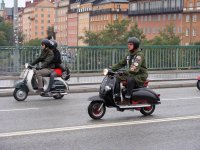 Mods på bron 2.JPG