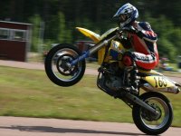 wheelie.jpg