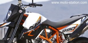 KTM_990_SMR_09_habillage_stpz.jpg