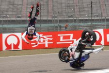 20082810crashlorenzo_G.jpg