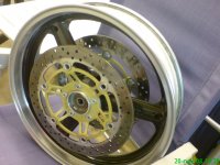 Suzuki Gsx-f fälgar med bromskiva.jpg