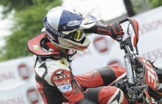 Alpinestars_bionic_neck_support_leathers.jpg