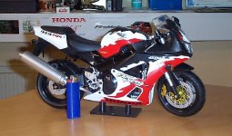 CBR954RRLiten.jpg