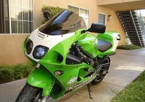 2000-Kawasaki-ZX750-P3-Green-1.jpg