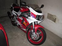 Suzuki GSX-R 750 001.JPG