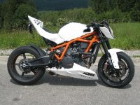 RC8 white Beauty 2.jpg