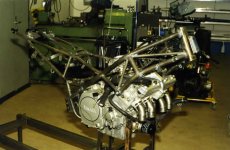 yzf750_fackverksram.jpg