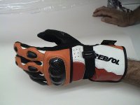 New Repsol Glove pics 008.jpg