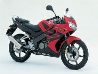 Honda CBR125R 04  1.jpg
