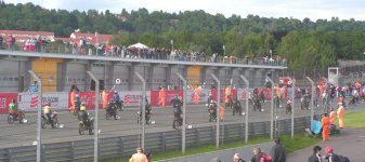 Startgrid Sunday 2010.JPG