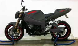 GIXXER_3.jpg